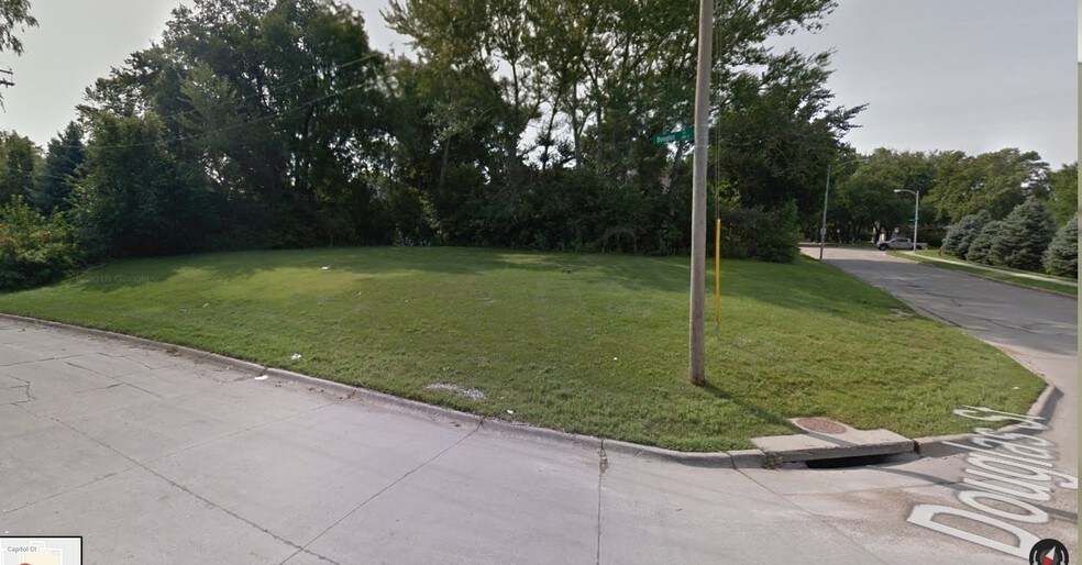 201 S 71st St, Omaha, NE for sale - Primary Photo - Image 1 of 1