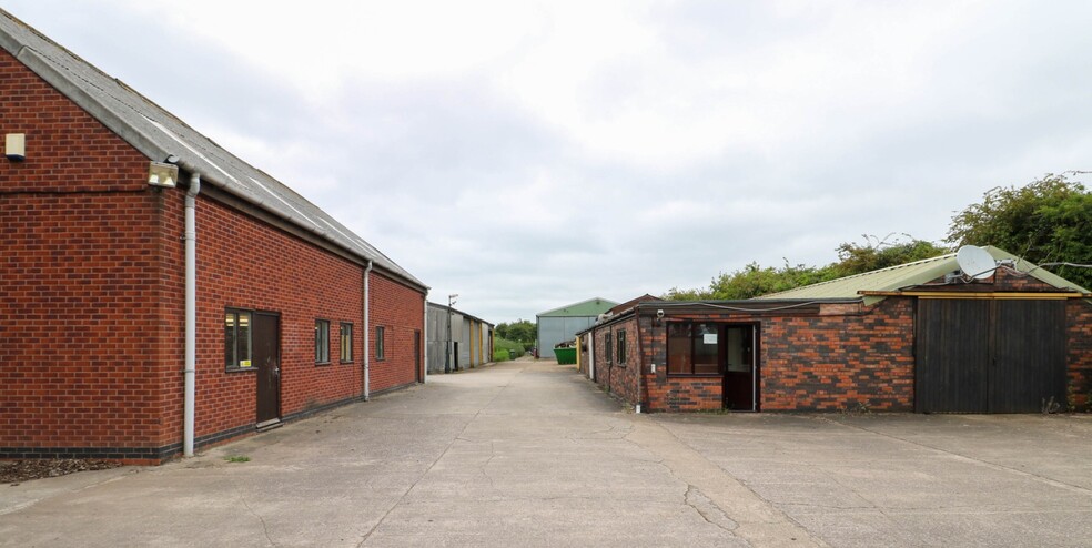 Appleby Hl, Atherstone for sale - Building Photo - Image 1 of 14