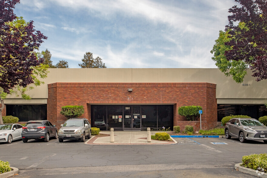 591-595 Yosemite Dr, Milpitas, CA for lease - Primary Photo - Image 1 of 5