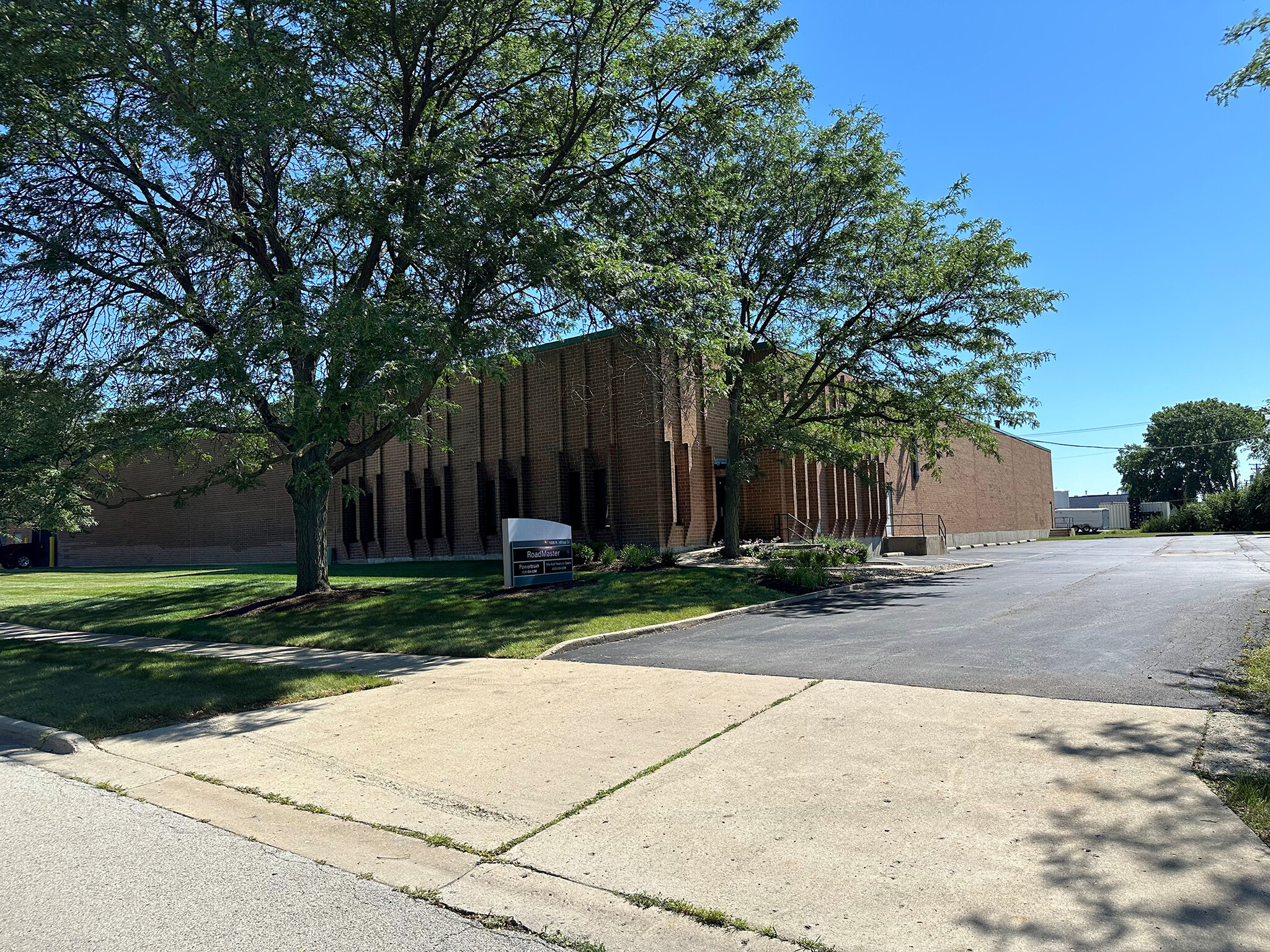 1035 N Hilltop Dr, Itasca, IL for lease Building Photo- Image 1 of 3