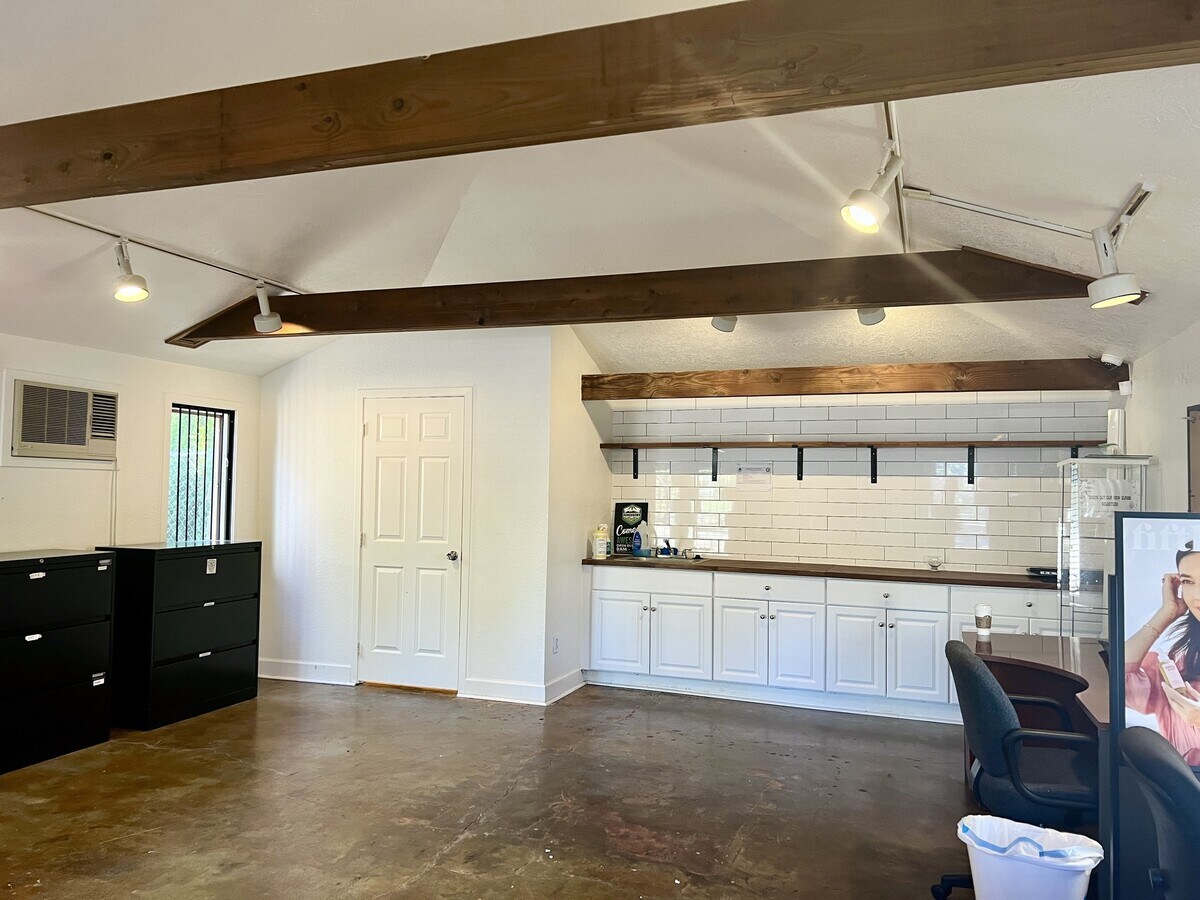 6330 SW Beaverton Hillsdale Hwy, Portland, OR 97221