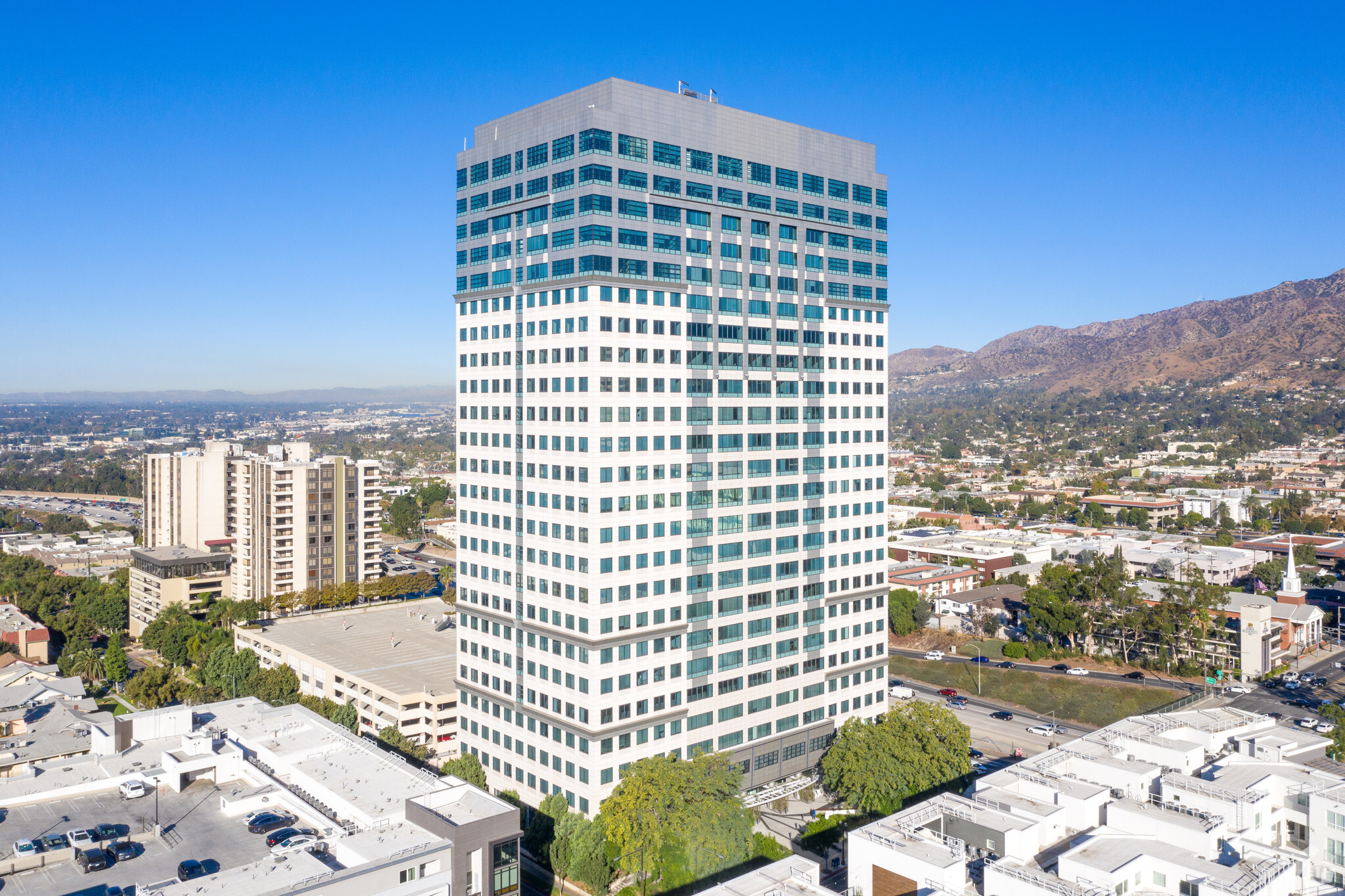 655 N Central Ave, Glendale, CA for lease Building Photo- Image 1 of 4