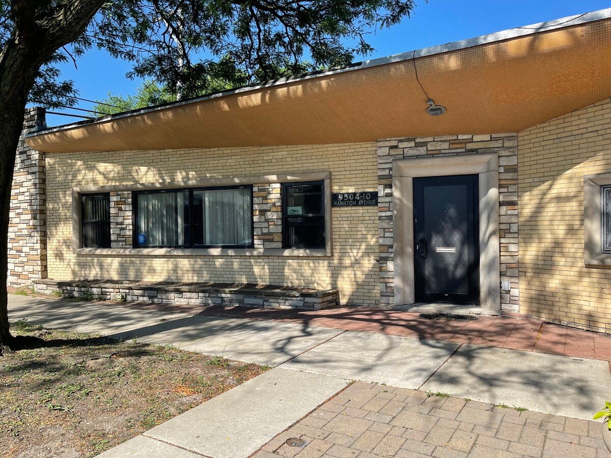 95049510 S Hamilton Ave, Chicago, IL 60643