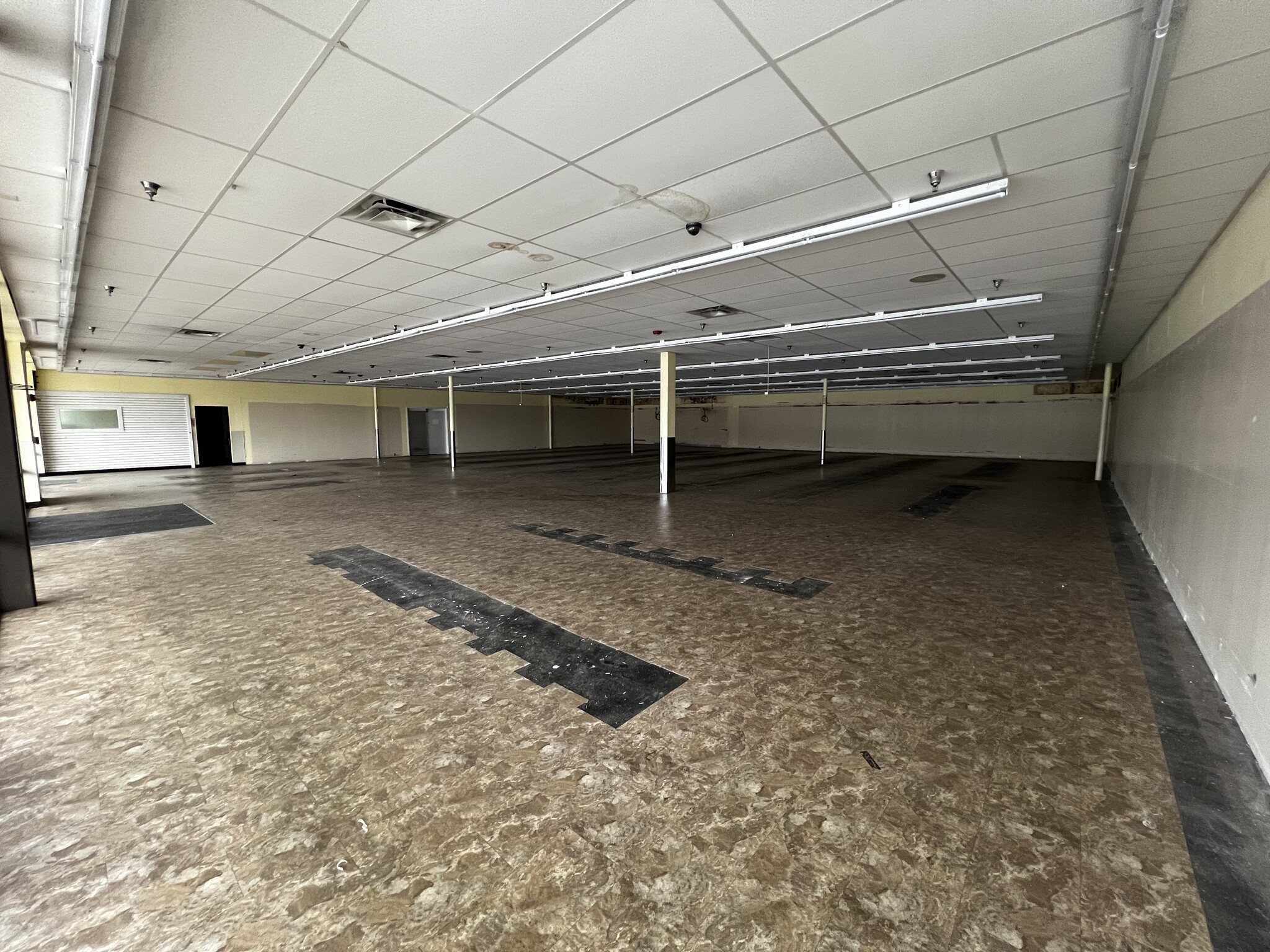 419-449 Highway 52 Byp W, Lafayette, TN for lease Interior Photo- Image 1 of 1