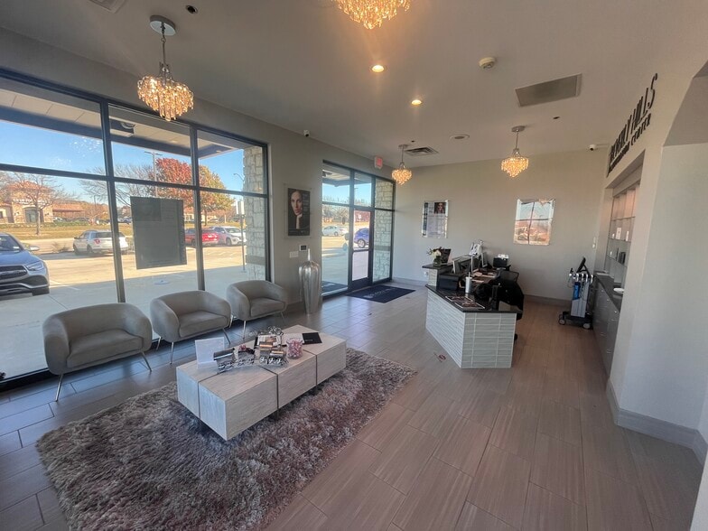 4560 Heritage Trace Pky, Fort Worth, TX for lease - Interior Photo - Image 2 of 10