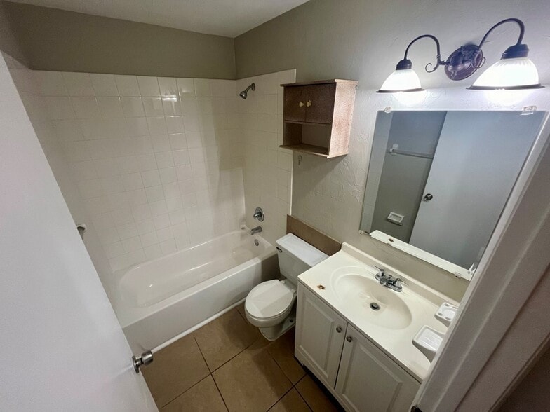 7213 SW 44th Pl, Gainesville, FL for sale - Building Photo - Image 3 of 11