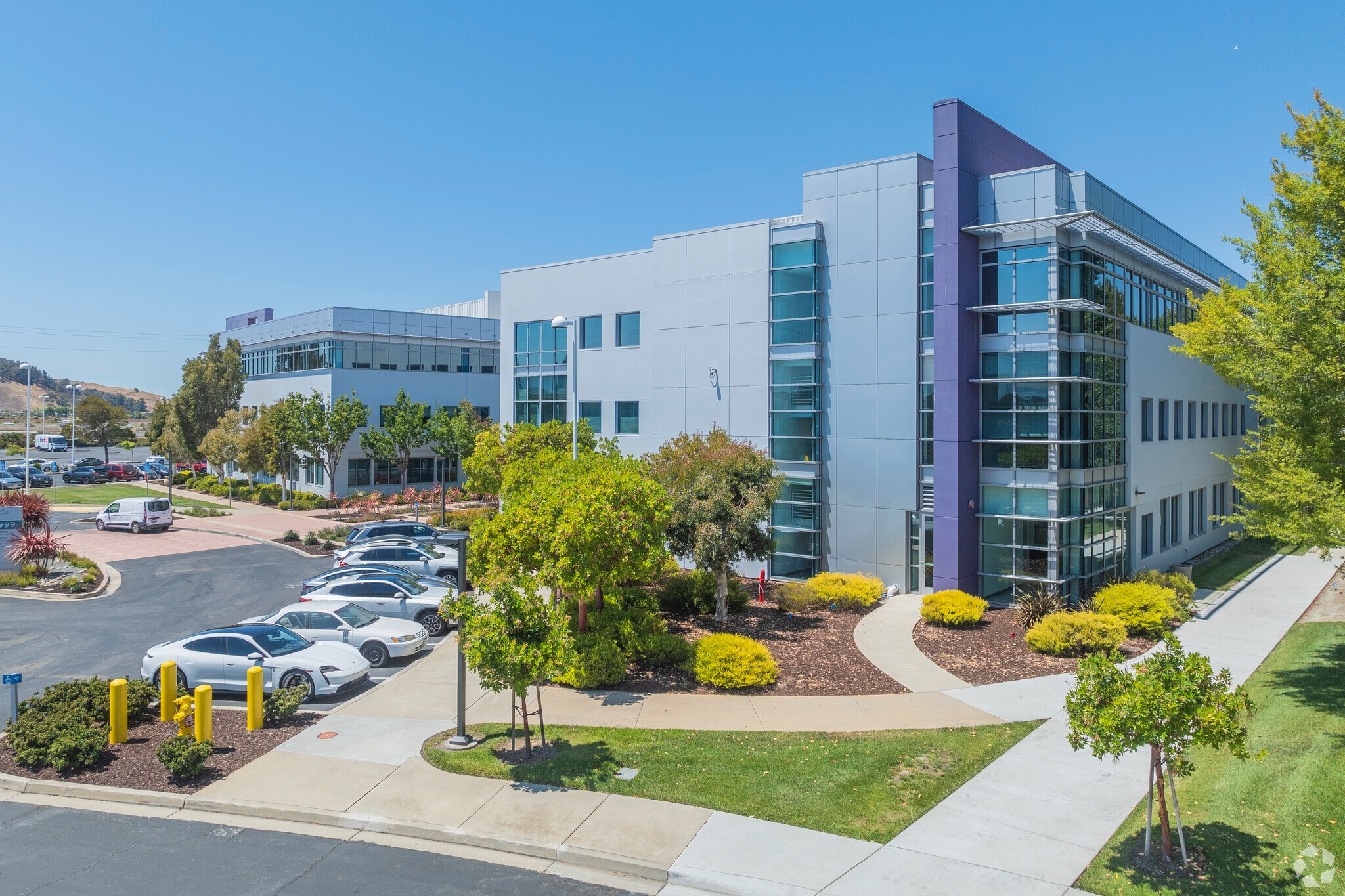 7999 Gateway Blvd, Newark, CA for lease Building Photo- Image 1 of 30