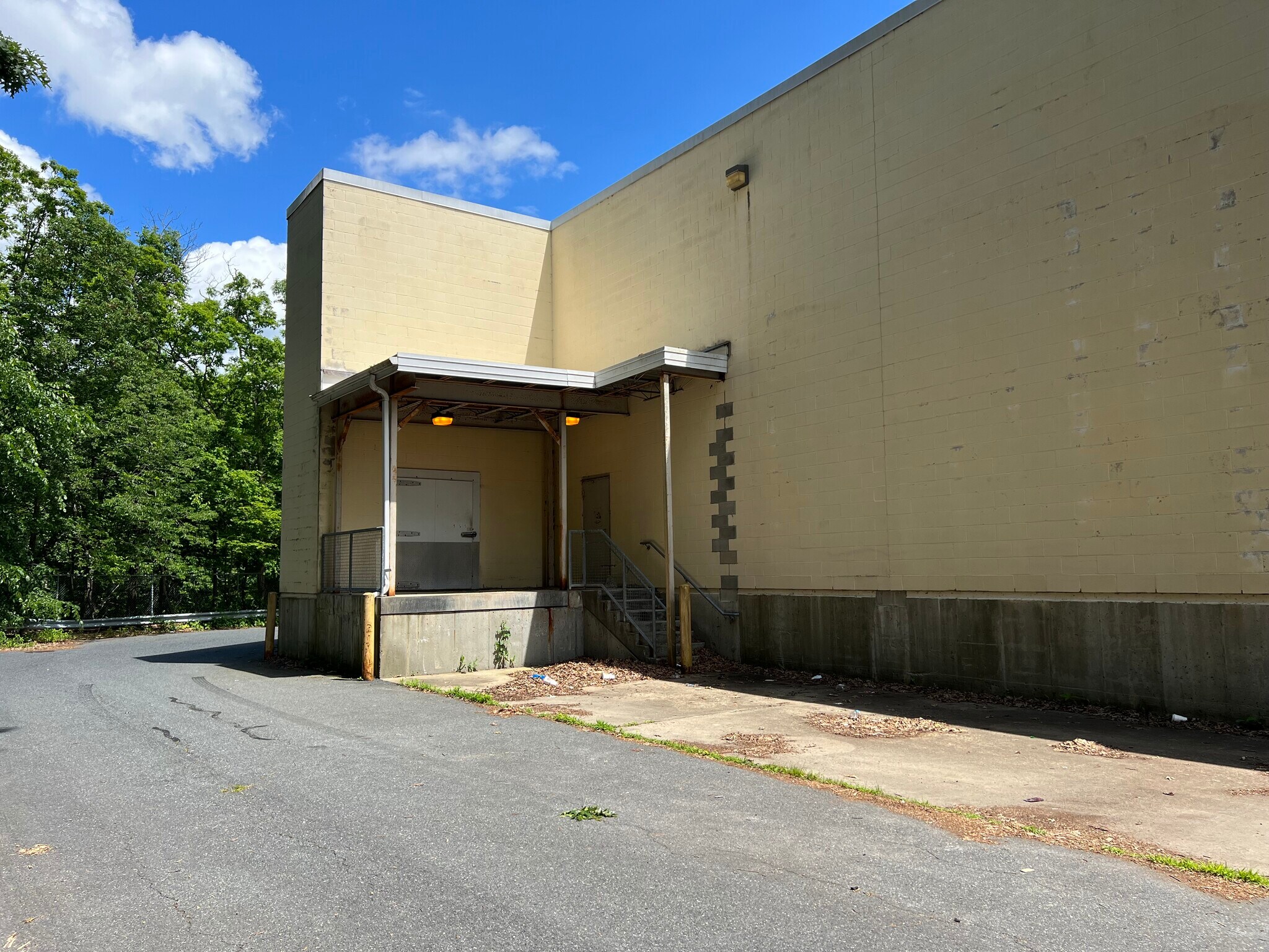 7086 Worcester Rd, ster, MA 01570 ster Plaza