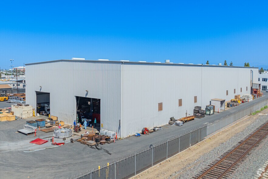 500 W Collins Ave, Orange, CA for sale - Primary Photo - Image 1 of 7