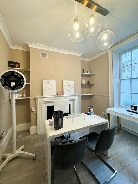 29 Warren St, London for lease - Interior Photo - Image 3 of 6