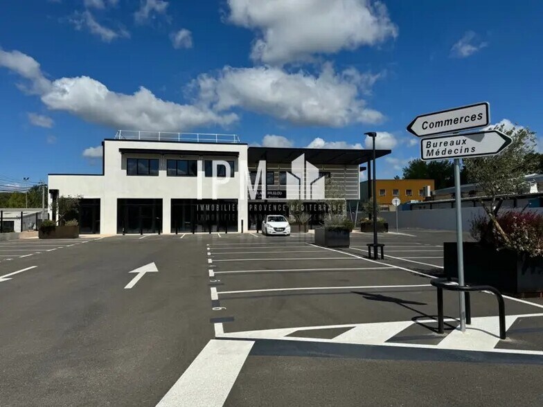 Retail in Éguilles for lease - Building Photo - Image 1 of 1