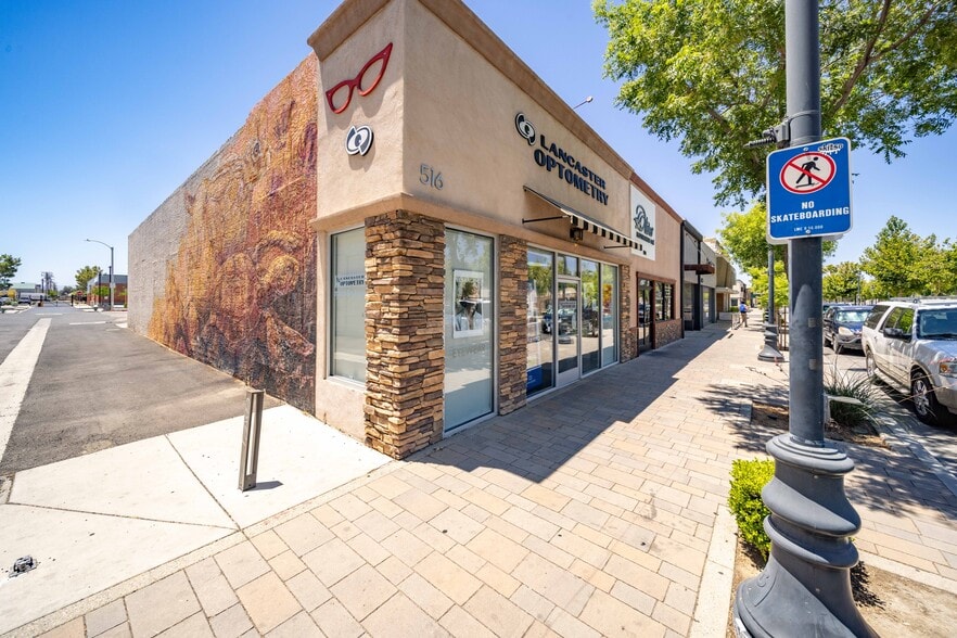 516 W Lancaster Blvd, Lancaster, CA for lease - Building Photo - Image 3 of 13