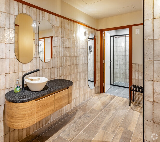 43-59 Princes St, Stockport for lease - Interior Photo - Image 3 of 28