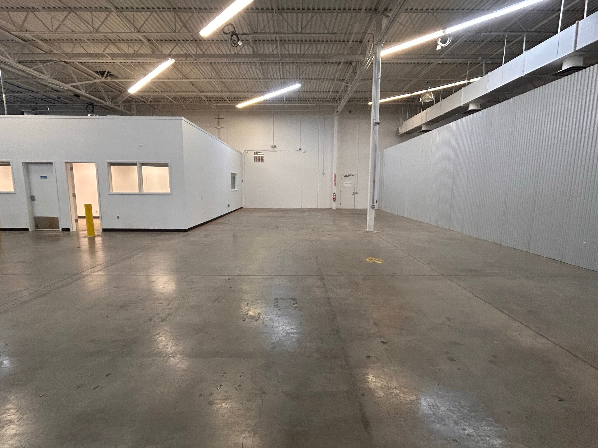 10949 E Peakview Ave, Englewood, CO for lease Interior Photo- Image 1 of 4