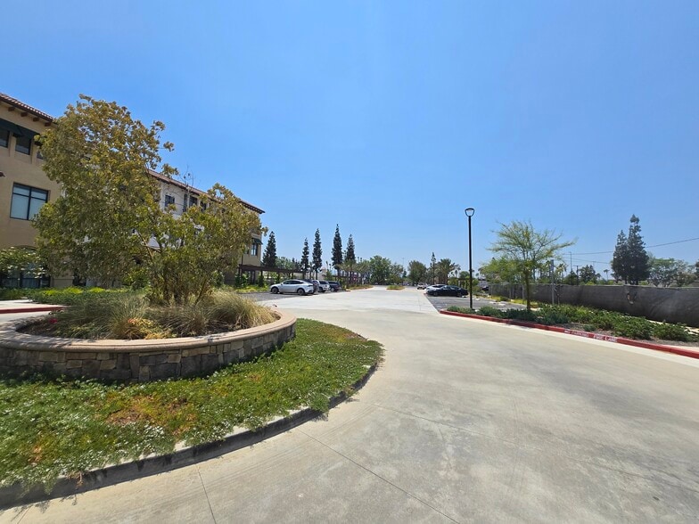 5624 Philadelphia St, Chino, CA for lease - Building Photo - Image 1 of 13