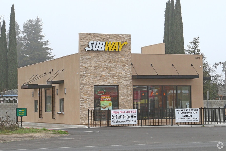 12173 Yosemite Blvd, Waterford, CA for sale - Primary Photo - Image 1 of 3