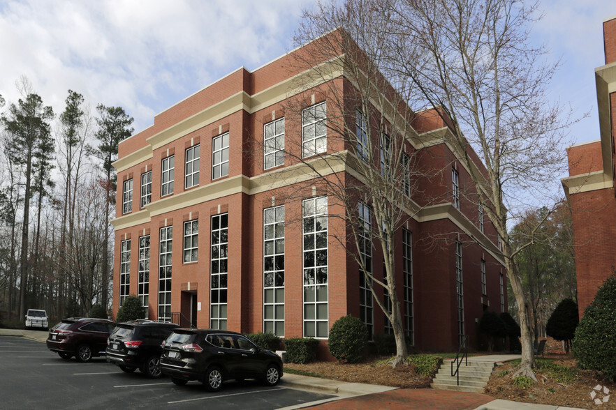 1020 Southhill Dr, Cary, NC for lease - Building Photo - Image 3 of 13