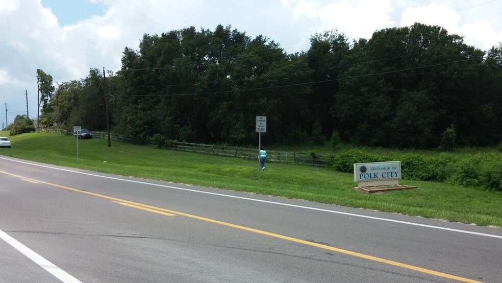 N Commonwealth Ave, Polk City, FL 33868