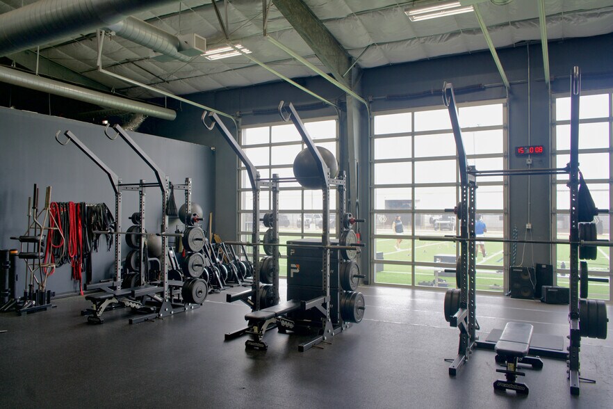 16634 House Hahl Rd, Cypress, TX for sale - Building Photo - Image 3 of 9