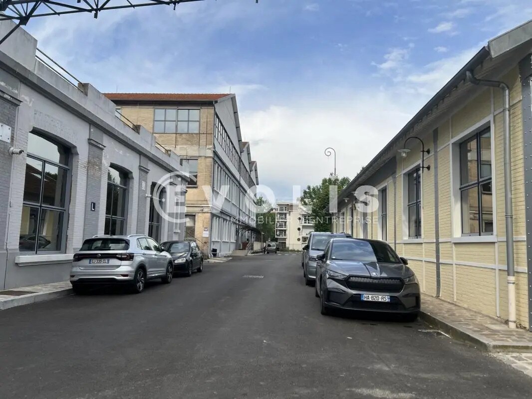 Office in Joinville-le-Pont for lease Building Photo- Image 1 of 9