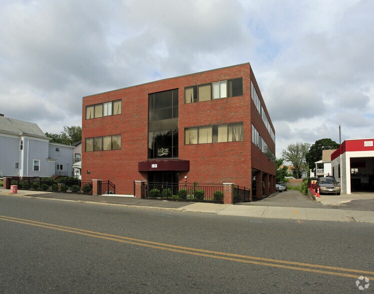 153 Main St, Medford, MA 02155