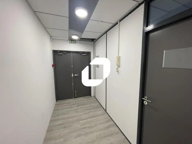 Office in Lognes for sale - Interior Photo - Image 3 of 4