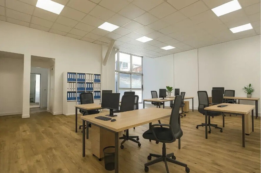 23 Rue Sébastien Mercier, Paris for lease - Interior Photo - Image 2 of 5