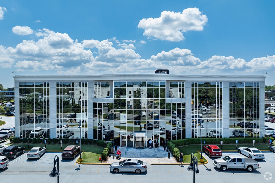 1999 Marcus Ave, New Hyde Park, NY for lease - Building Photo - Image 2 of 4