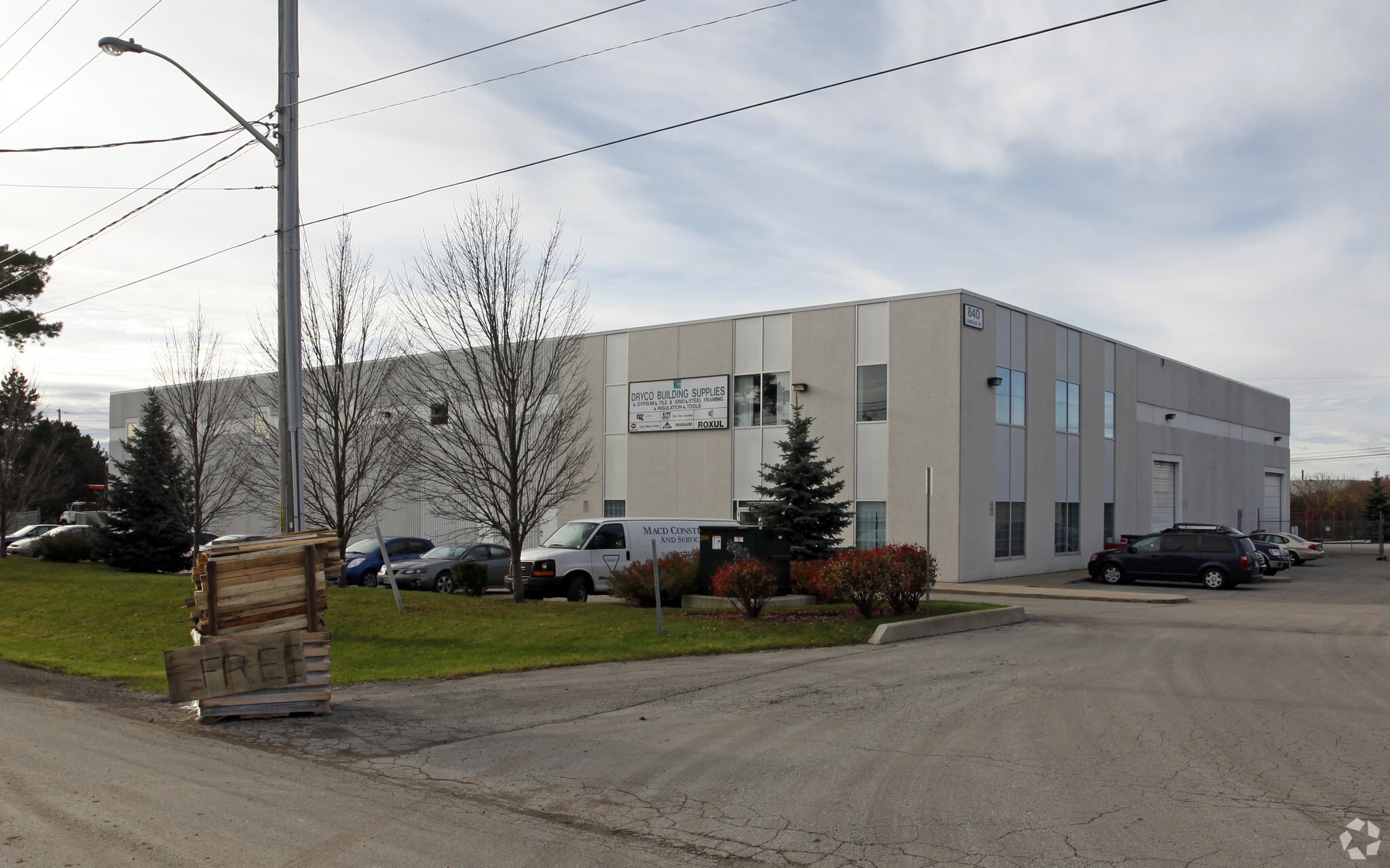 840 Cumberland Ave, Burlington, ON for sale Primary Photo- Image 1 of 1