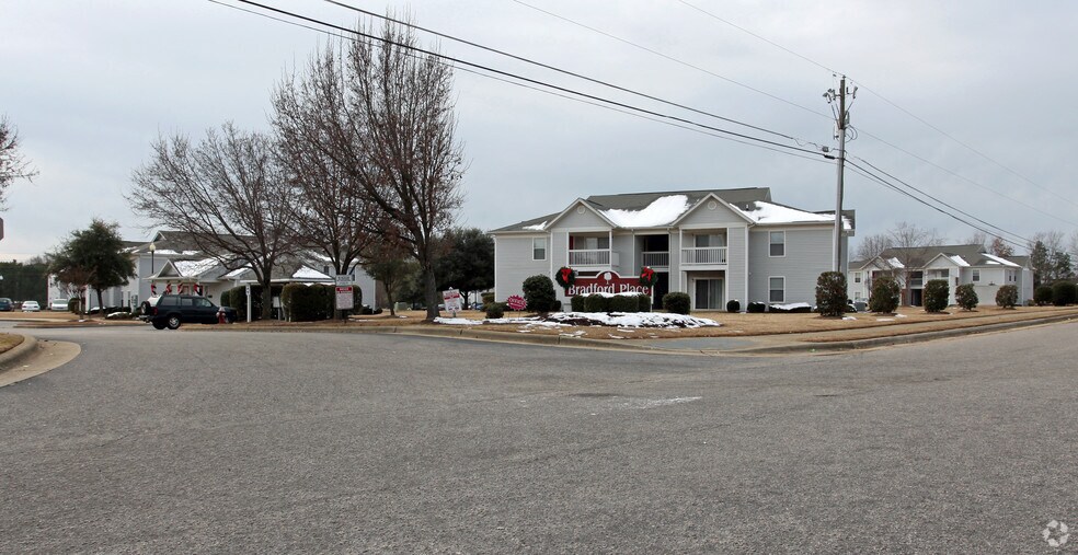 200 Lowman Cir, Fuquay Varina, NC for sale - Primary Photo - Image 1 of 1
