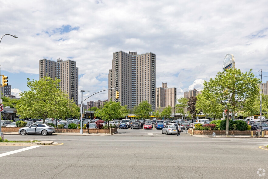 2031-2093 Bartow Ave, Bronx, NY for sale - Primary Photo - Image 1 of 1