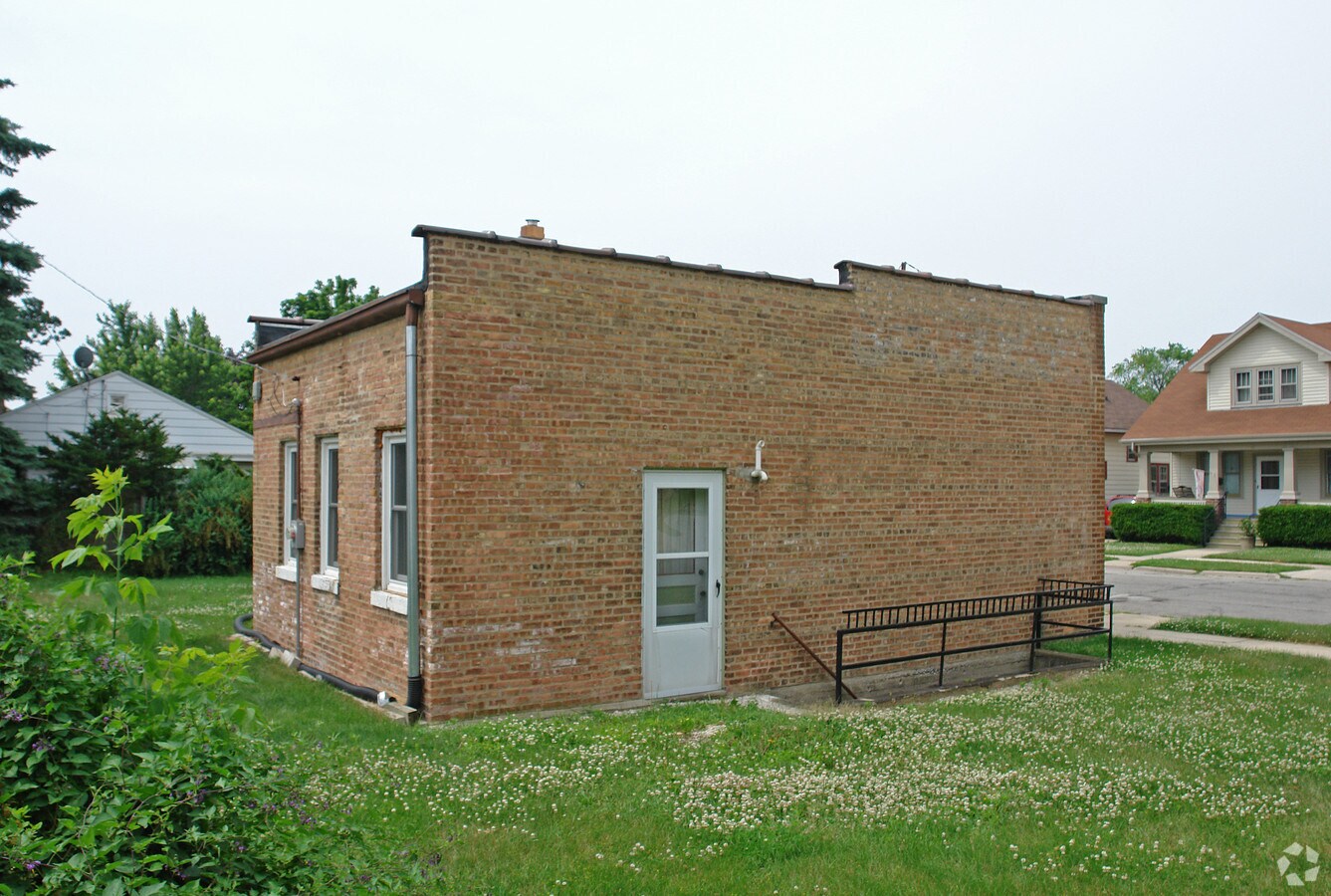 1615 Grove Ave, Racine, WI 53405 Property Record