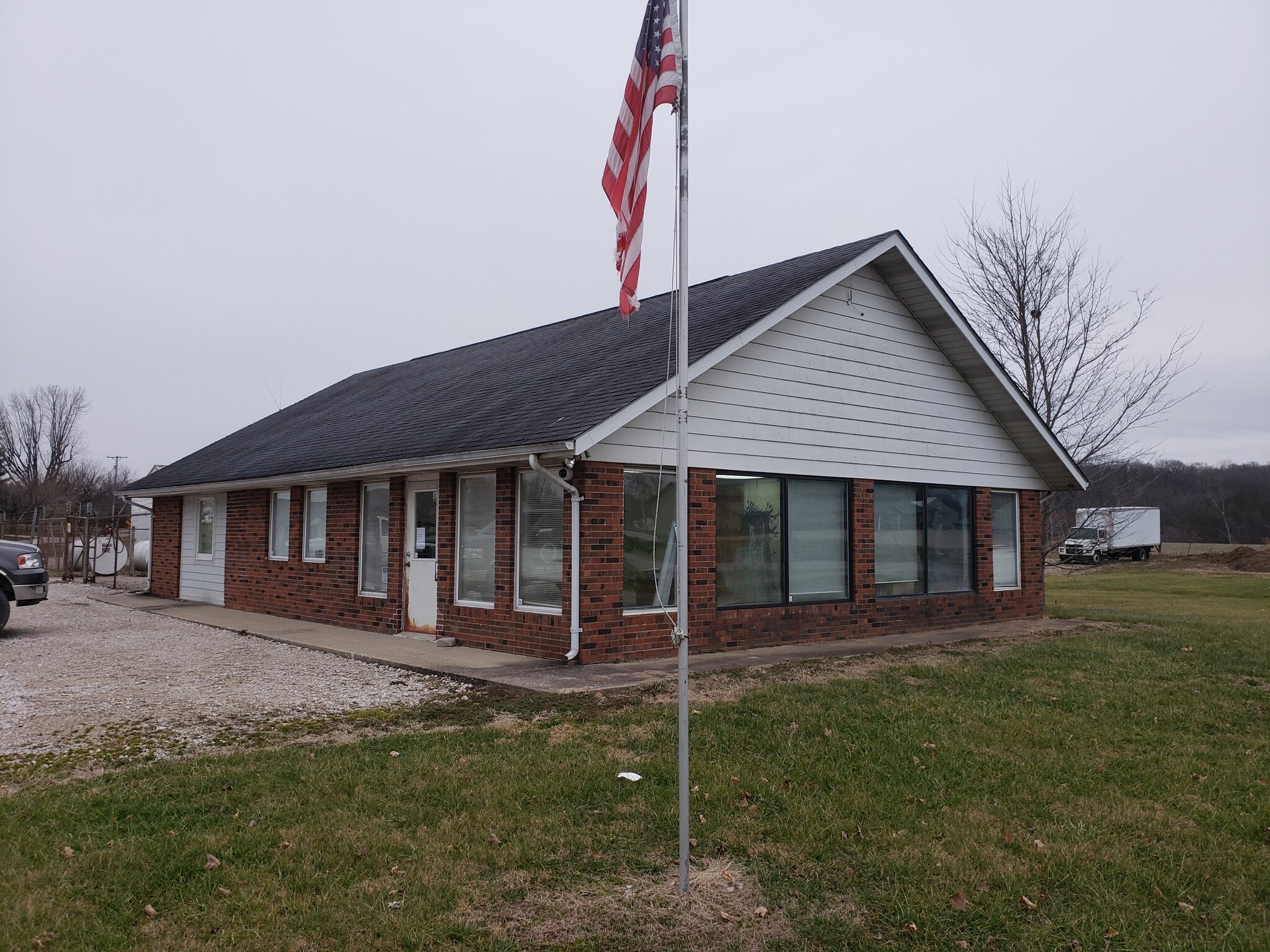 12862 Dover Hill Rd, Loogootee, IN for sale Primary Photo- Image 1 of 1