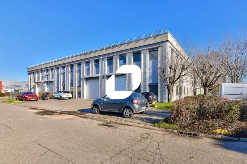 Office in Aulnay-sous-Bois for lease Building Photo- Image 1 of 18