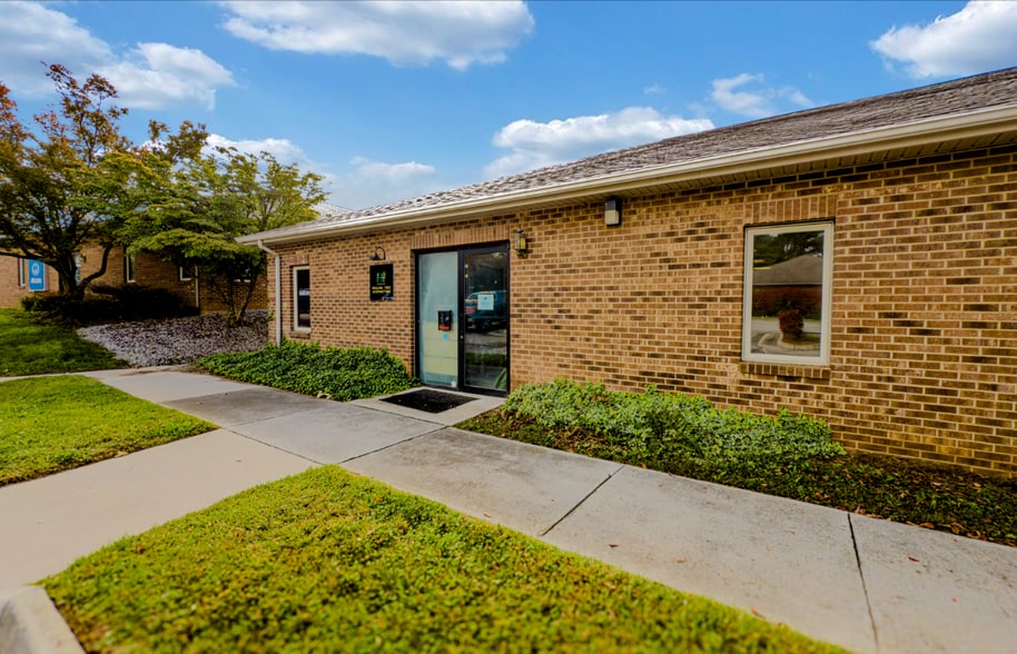 2955 Market St, Christiansburg, VA for lease - Building Photo - Image 1 of 6