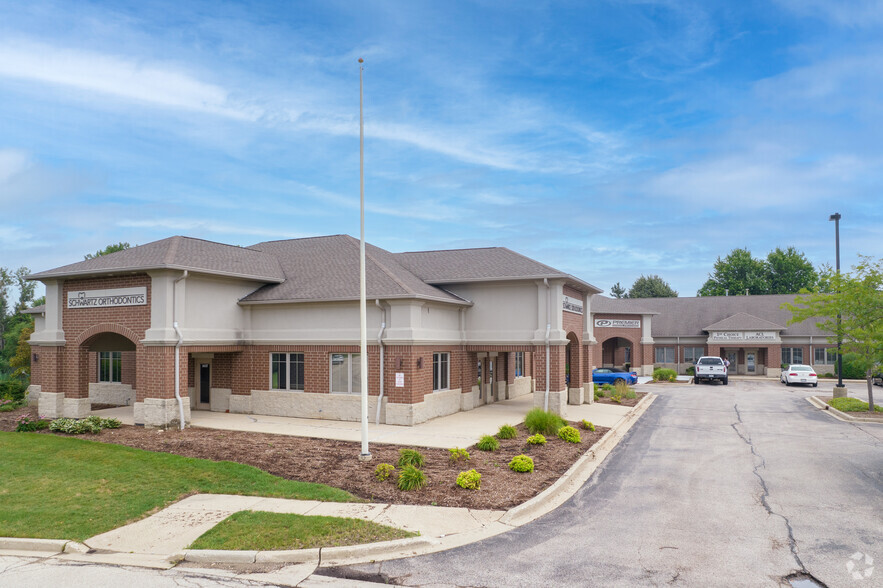 1445-1457 Merchant Dr, Algonquin, IL for sale - Building Photo - Image 3 of 10