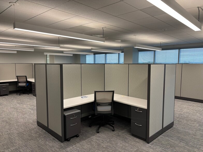 21000 Atlantic Blvd, Dulles, VA for lease - Interior Photo - Image 3 of 23