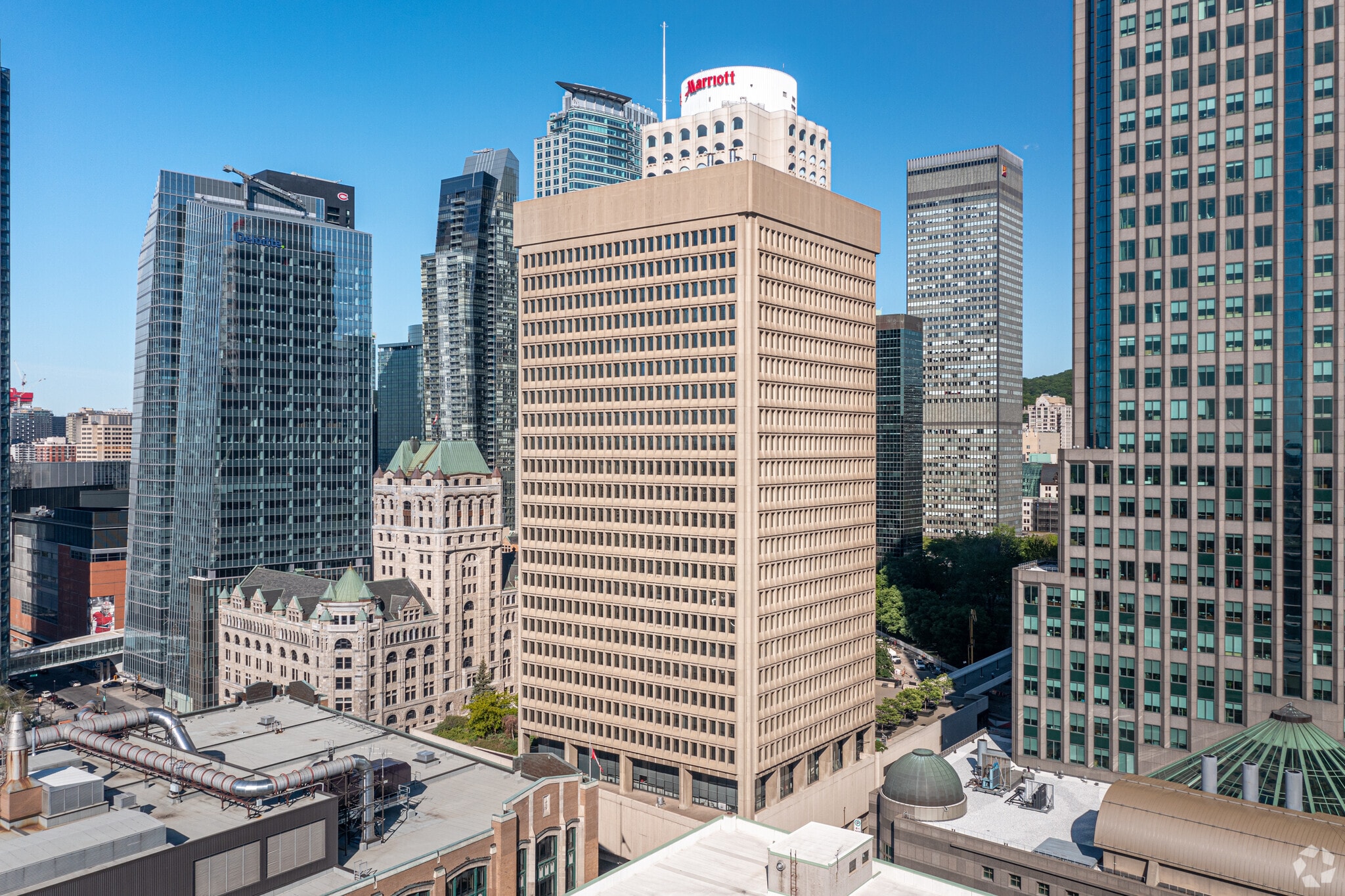 1001 Rue Saint-Antoine O, Montréal, QC for sale Building Photo- Image 1 of 1
