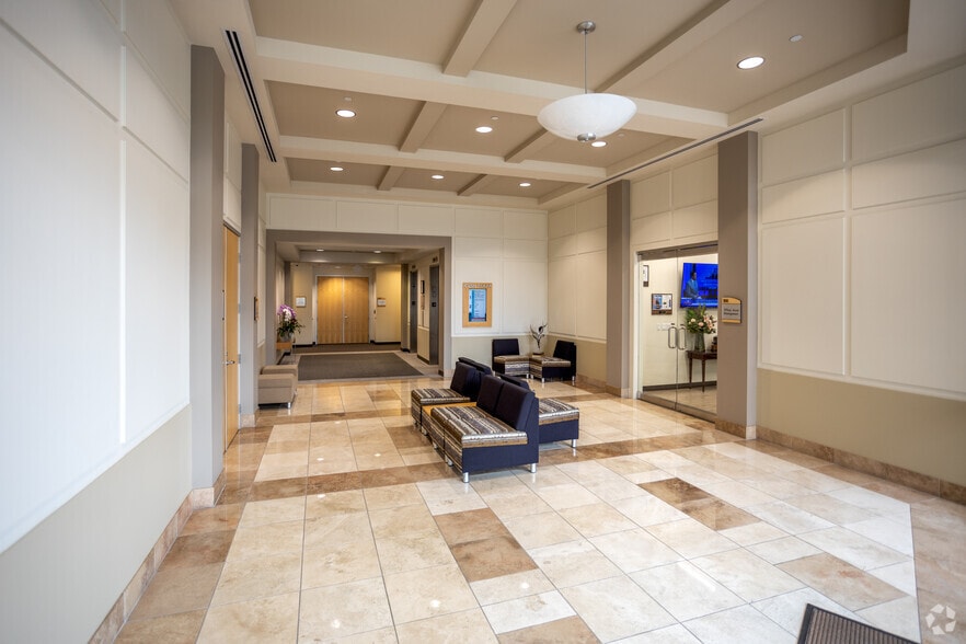 10620 Treena St, San Diego, CA for lease - Lobby - Image 2 of 18