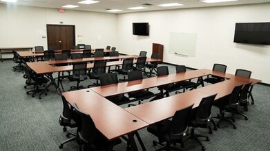 306 S Loop 288, Denton, TX for lease Interior Photo- Image 2 of 8