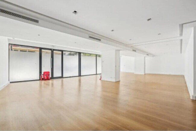 Location Bureaux 335 m²