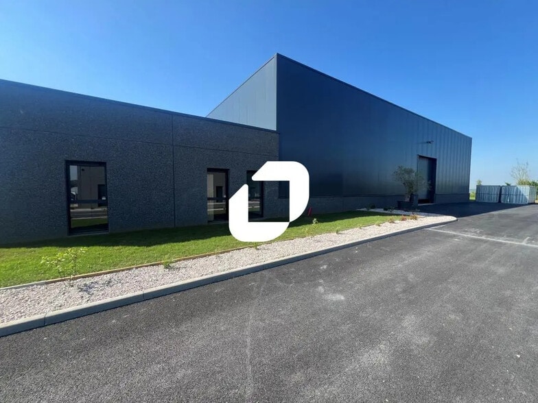 Office in Thélus for lease - Building Photo - Image 2 of 17