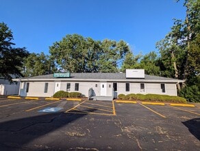 1S085 Summit Ave, Oakbrook Terrace, IL for lease Building Photo- Image 1 of 16