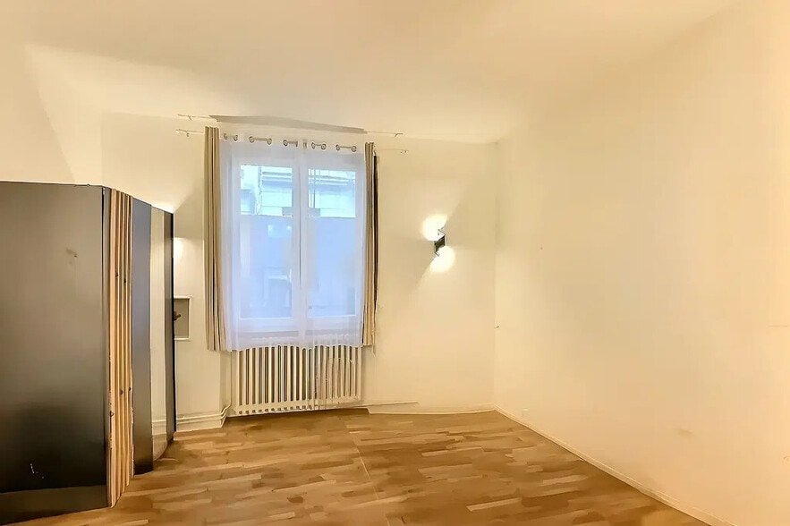 Office in Paris for lease - Interior Photo - Image 2 of 7