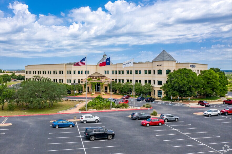 1650 Independence Dr, New Braunfels, TX 78132