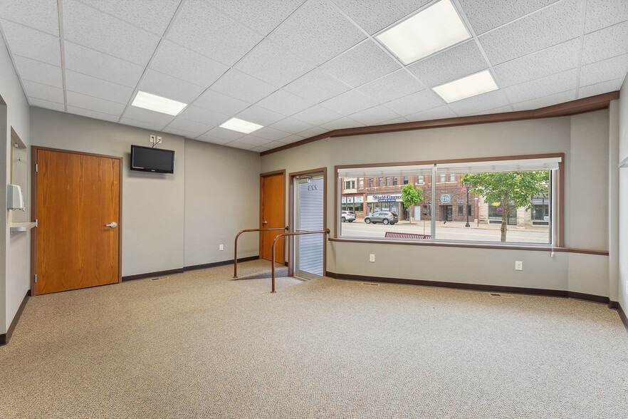 223 E Main St, Reedsburg, WI for sale - Building Photo - Image 3 of 47