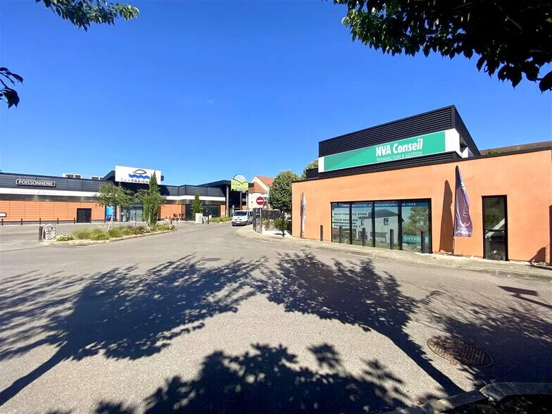 Retail in Herblay-sur-Seine for lease - Building Photo - Image 2 of 10