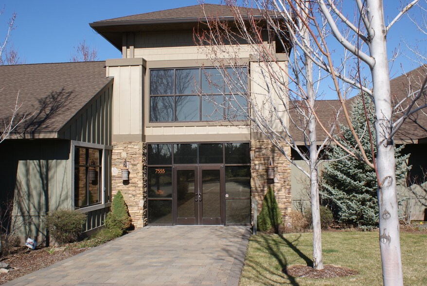 7555 Falcon Crest Dr, Redmond, OR for sale - Building Photo - Image 1 of 1