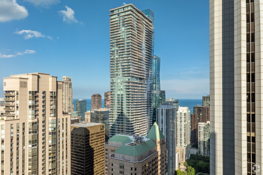 225 N Columbus Dr, Chicago, IL for sale - Building Photo - Image 3 of 40