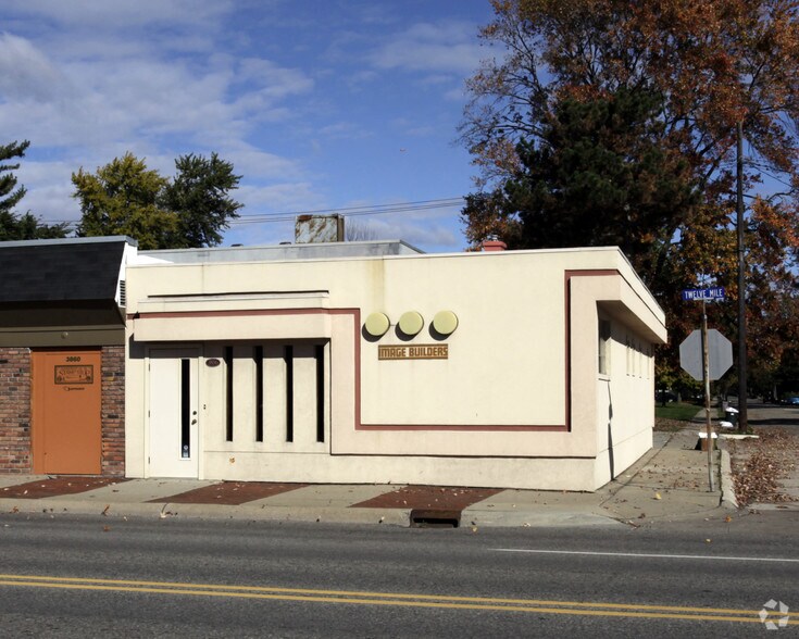 3856 12 Mile Rd, Berkley, MI 48072